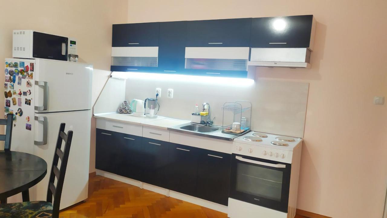 Lovely City Center 1Bd, 1Bt Apartment Софія Екстер'єр фото