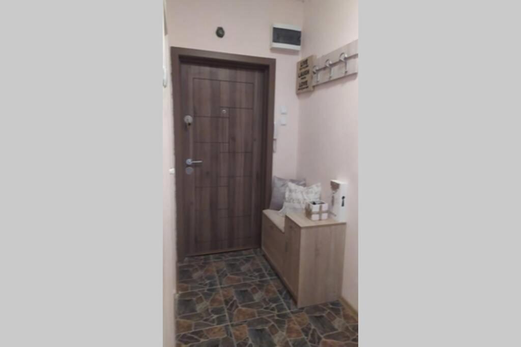 Lovely City Center 1Bd, 1Bt Apartment Софія Екстер'єр фото