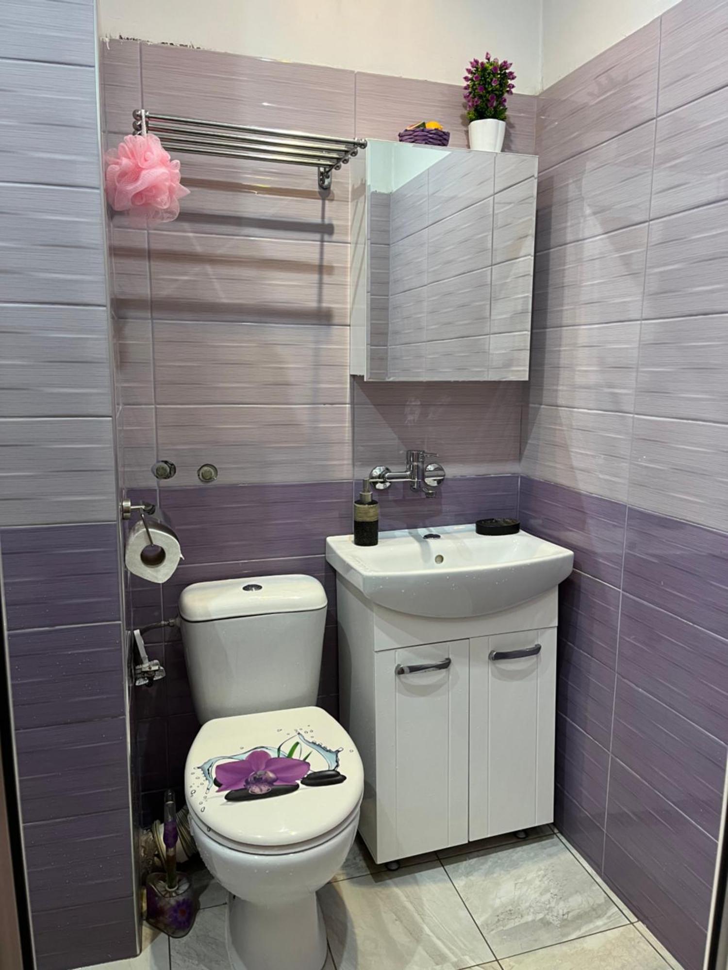 Lovely City Center 1Bd, 1Bt Apartment Софія Екстер'єр фото