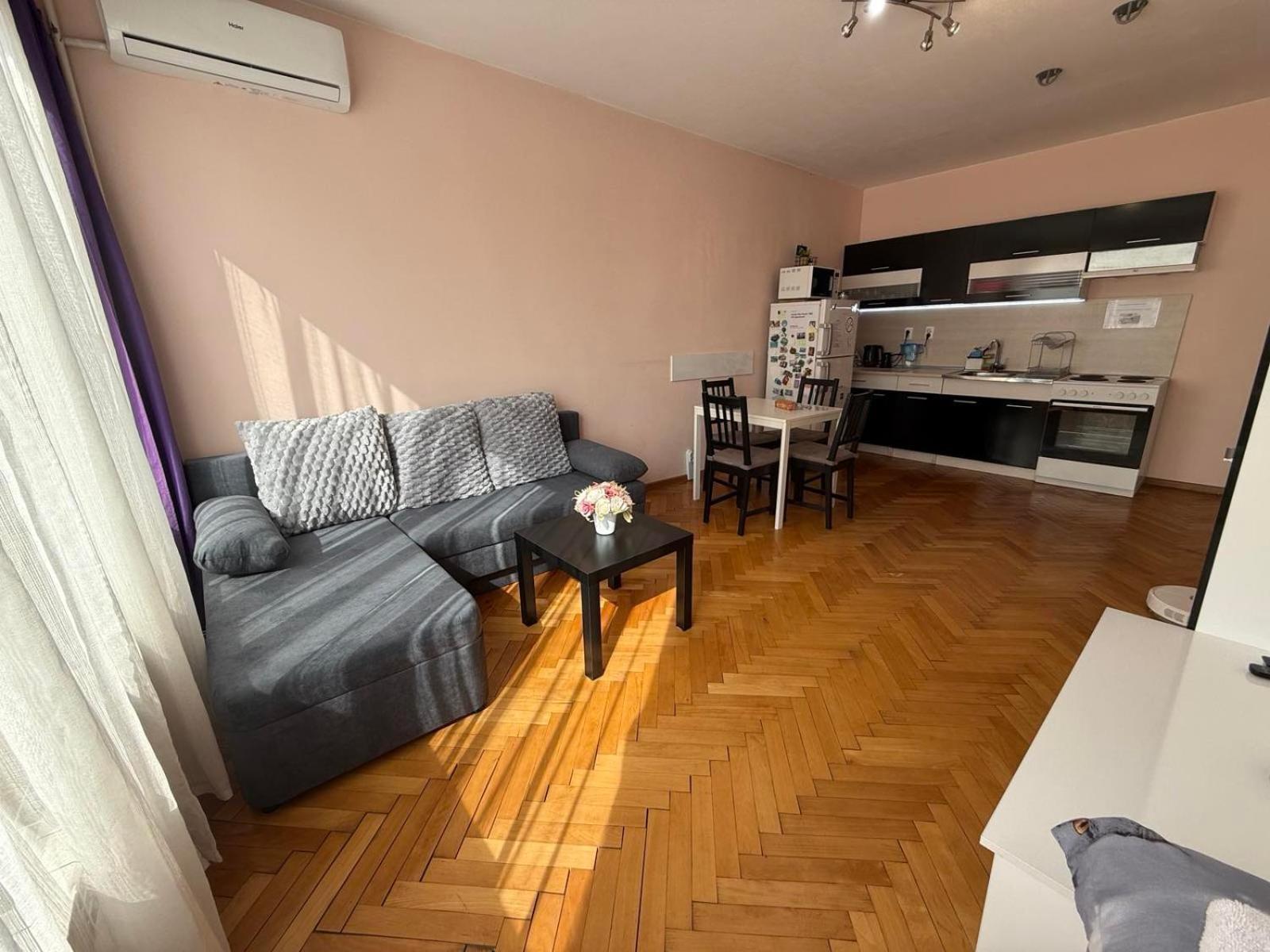 Lovely City Center 1Bd, 1Bt Apartment Софія Екстер'єр фото